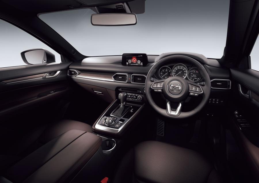 Торпедо Mazda CX-8 2017 года  (фото 13 из 40)